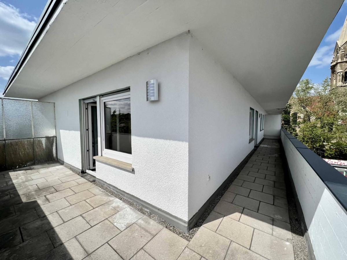 Nujen- Hotel Und Apartment Stuttgart Zuffenhausen Extérieur photo