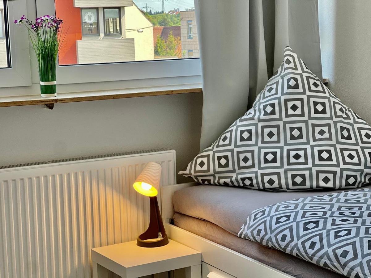 Nujen- Hotel Und Apartment Stuttgart Zuffenhausen Extérieur photo