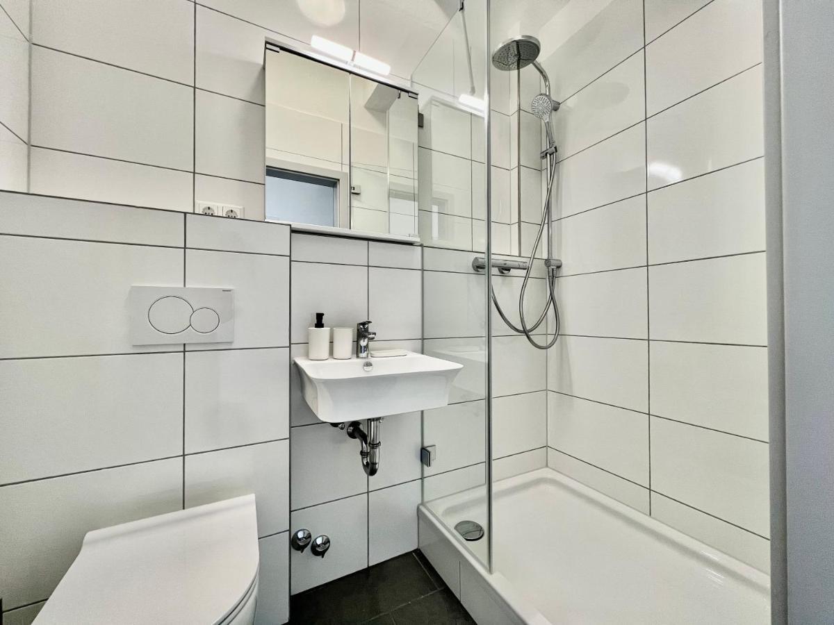 Nujen- Hotel Und Apartment Stuttgart Zuffenhausen Extérieur photo